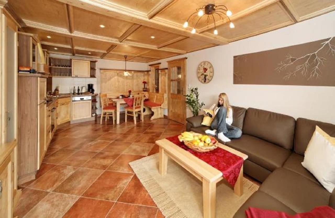 Wenzlhof Villa ซวีเซิล ภายนอก รูปภาพ