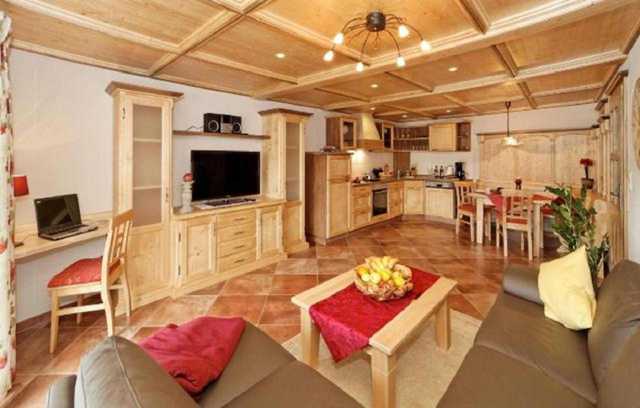 Wenzlhof Villa ซวีเซิล ภายนอก รูปภาพ